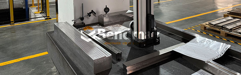 height gauges, contour measuring instruments, and coordinate measuring machines capable of inspecting geometry, 