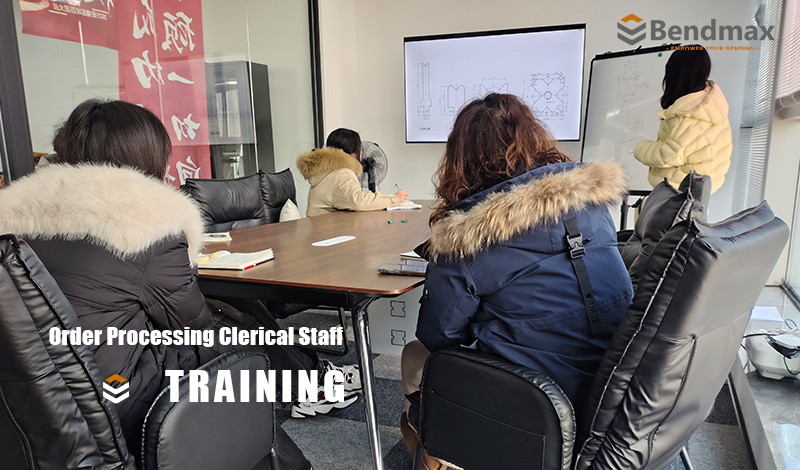 Interne Betriebsschulungen zur Verbesserung der Auftragsgenauigkeit und pünktlichen Lieferung